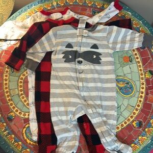 3-piece long sleeved pajama bundle for 3-6 months